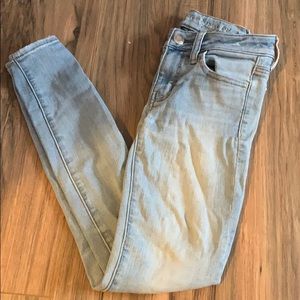 American Eagle jeans size 0 super super stretch